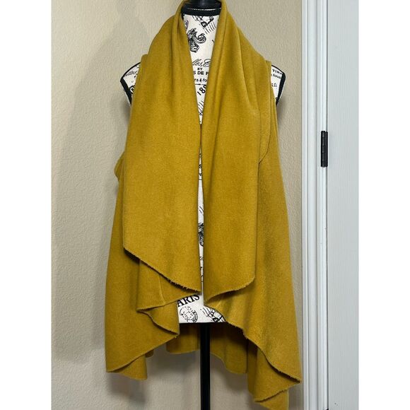 LOOK Mustard Yellow Shawl Fall Wrap Sweater Cardigan One Size Boho Western Chic - Picture 1 of 5